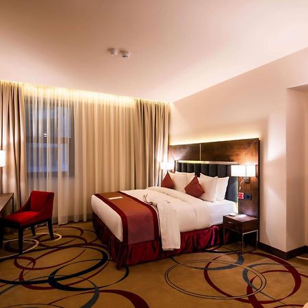 Ramada Hotel & Suites By Wyndham Jereván Kültér fotó