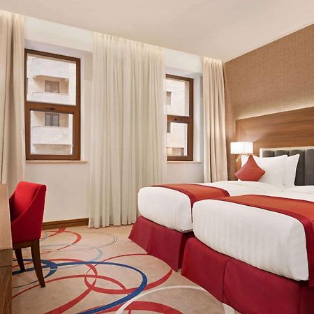 Ramada Hotel & Suites By Wyndham Jereván Kültér fotó