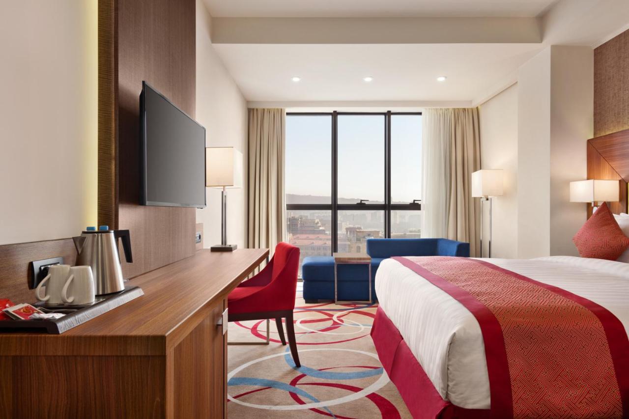 Ramada Hotel & Suites By Wyndham Jereván Kültér fotó