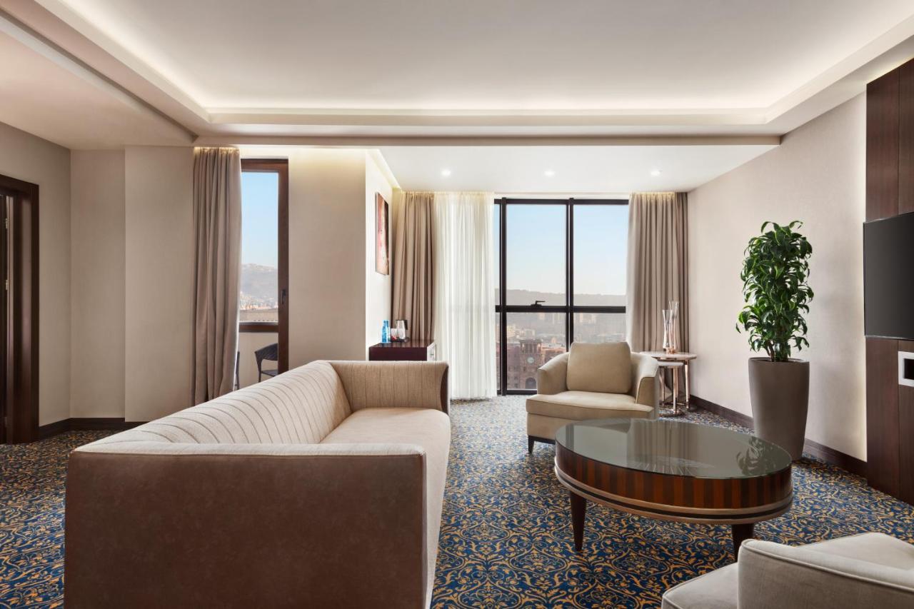 Ramada Hotel & Suites By Wyndham Jereván Kültér fotó