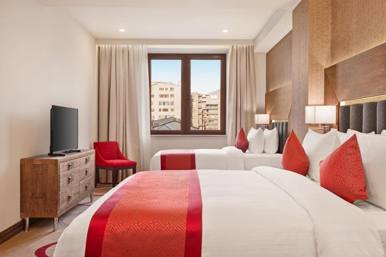 Ramada Hotel & Suites By Wyndham Jereván Kültér fotó
