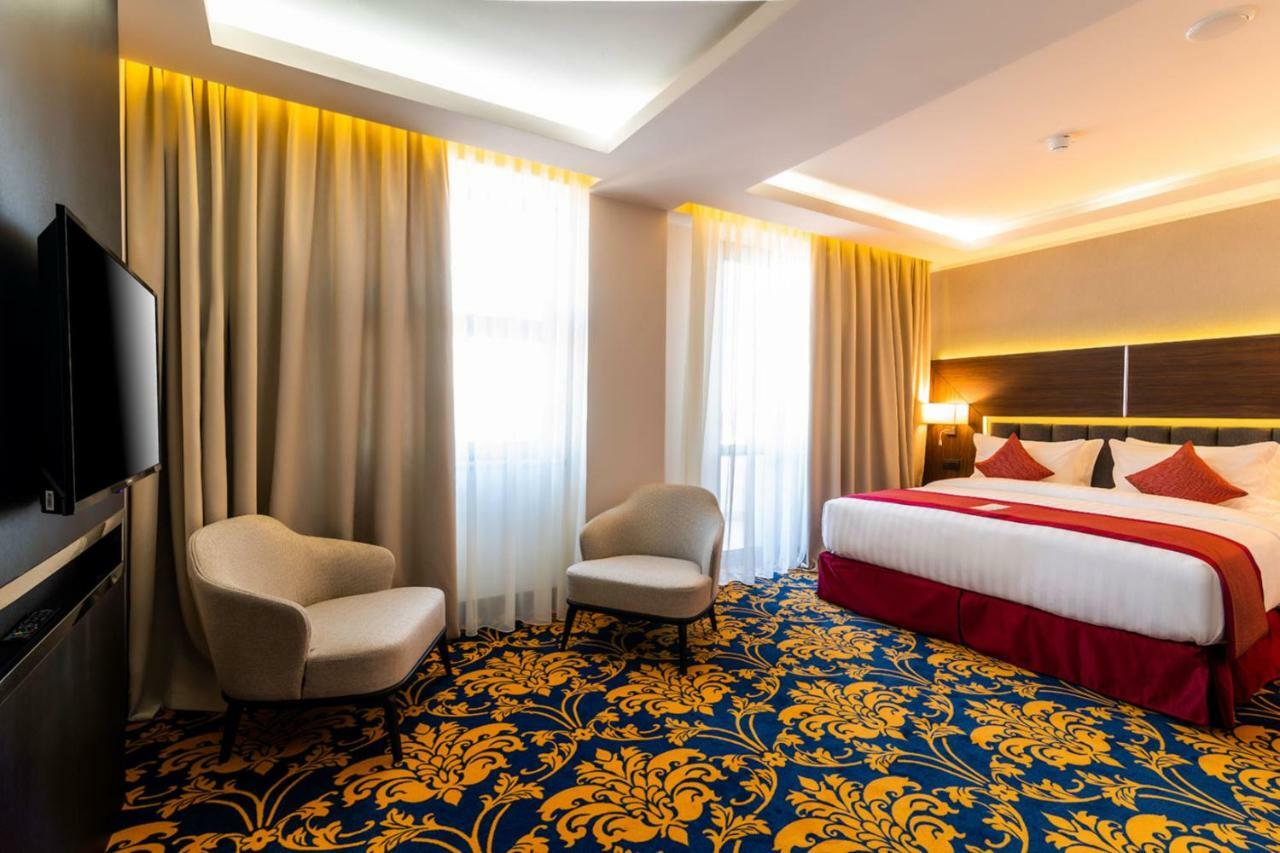 Ramada Hotel & Suites By Wyndham Jereván Kültér fotó