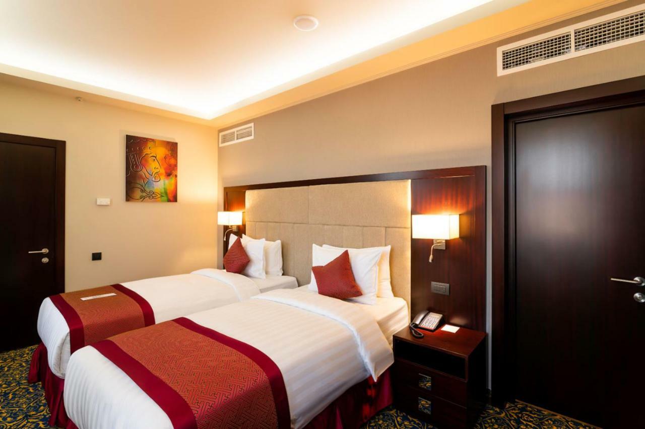 Ramada Hotel & Suites By Wyndham Jereván Kültér fotó